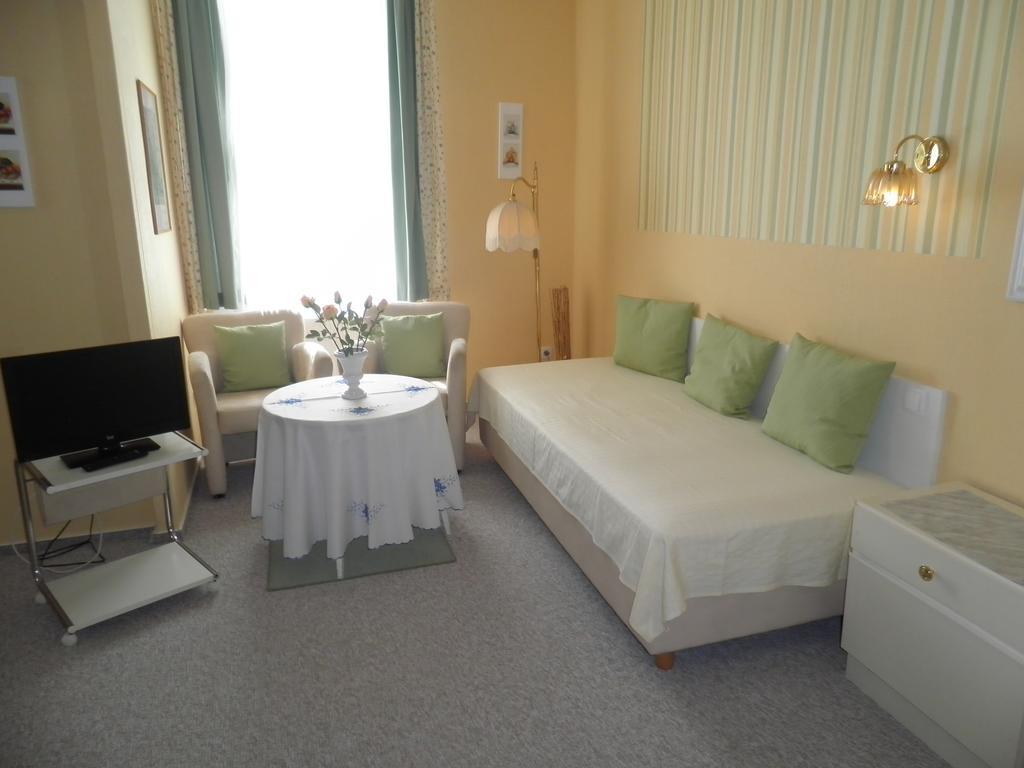 Villa Zur Schoenen Aussicht Бад Залцуфлен Екстериор снимка